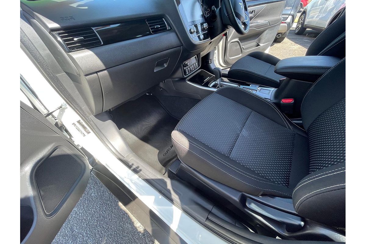 2020 Mitsubishi Outlander ES ZL