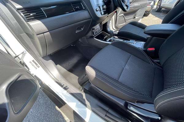 2020 Mitsubishi Outlander ES ZL