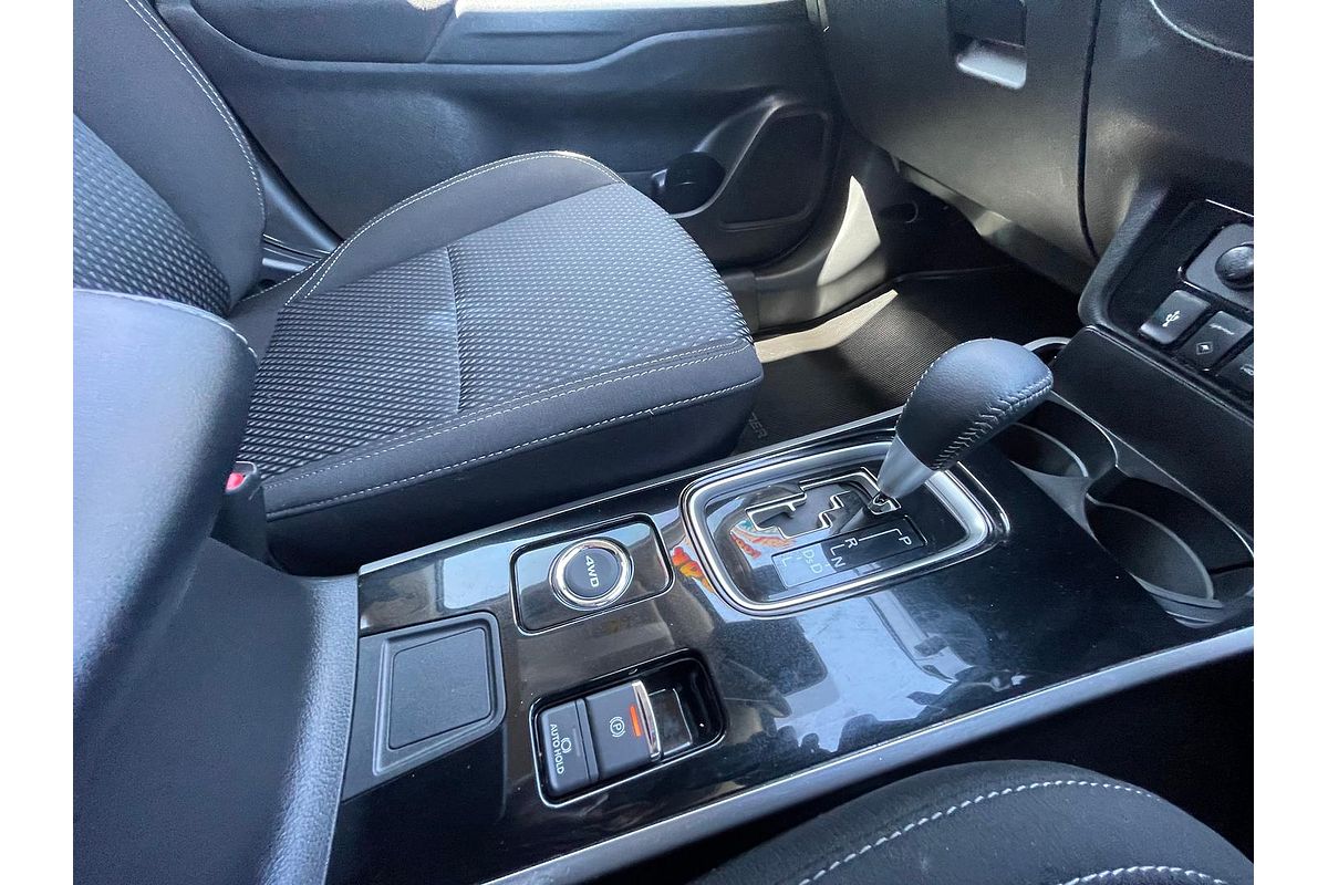 2020 Mitsubishi Outlander ES ZL