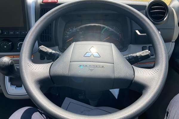 2024 Fuso Canter 815