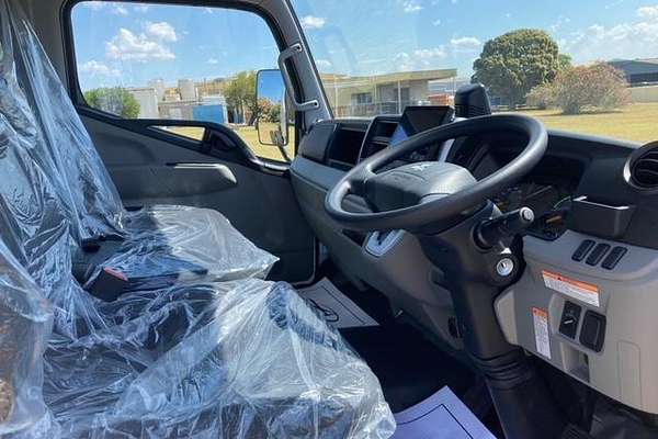 2024 Fuso Canter 815