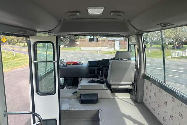 2011 Toyota Coaster Deluxe XZB50R