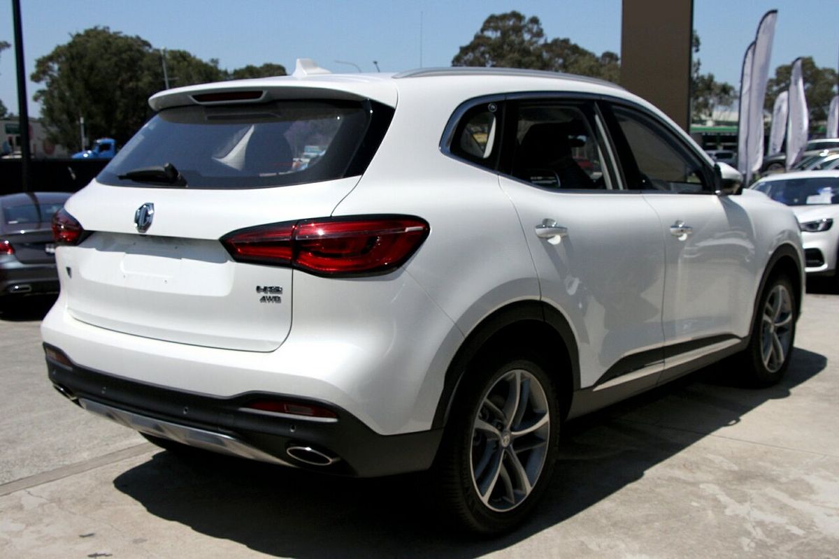 2023 MG HS Essence X SAS23