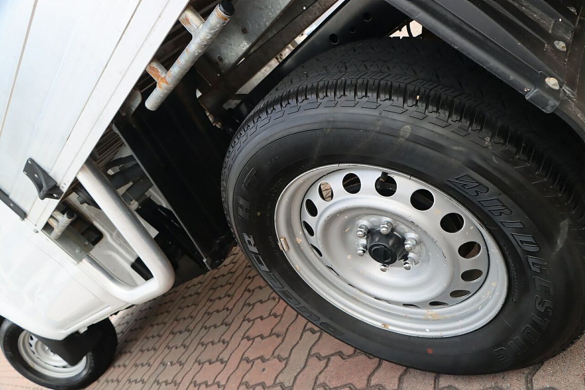 2021 Nissan Navara SL D23 Rear Wheel Drive