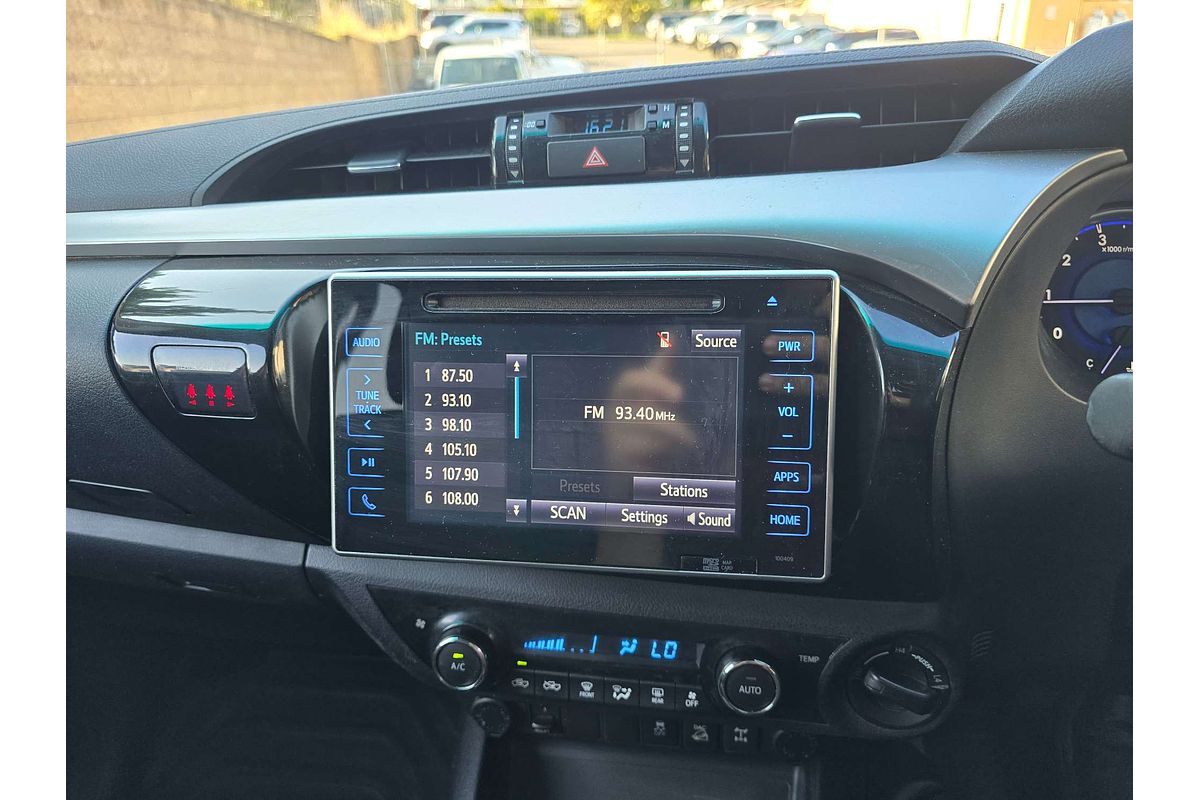 2015 Toyota Hilux SR5 GUN126R 4X4