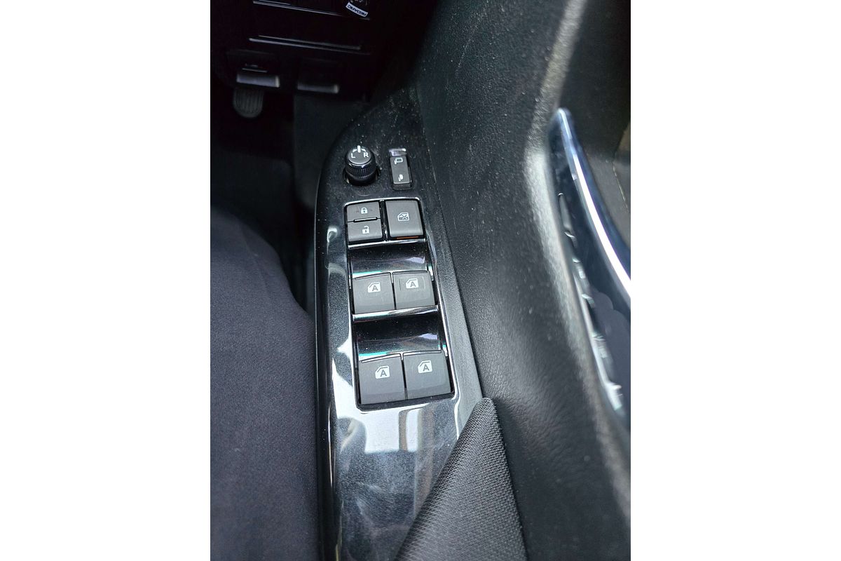 2015 Toyota Hilux SR5 GUN126R 4X4