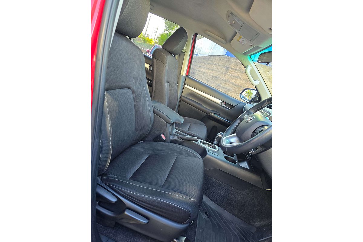 2015 Toyota Hilux SR5 GUN126R 4X4