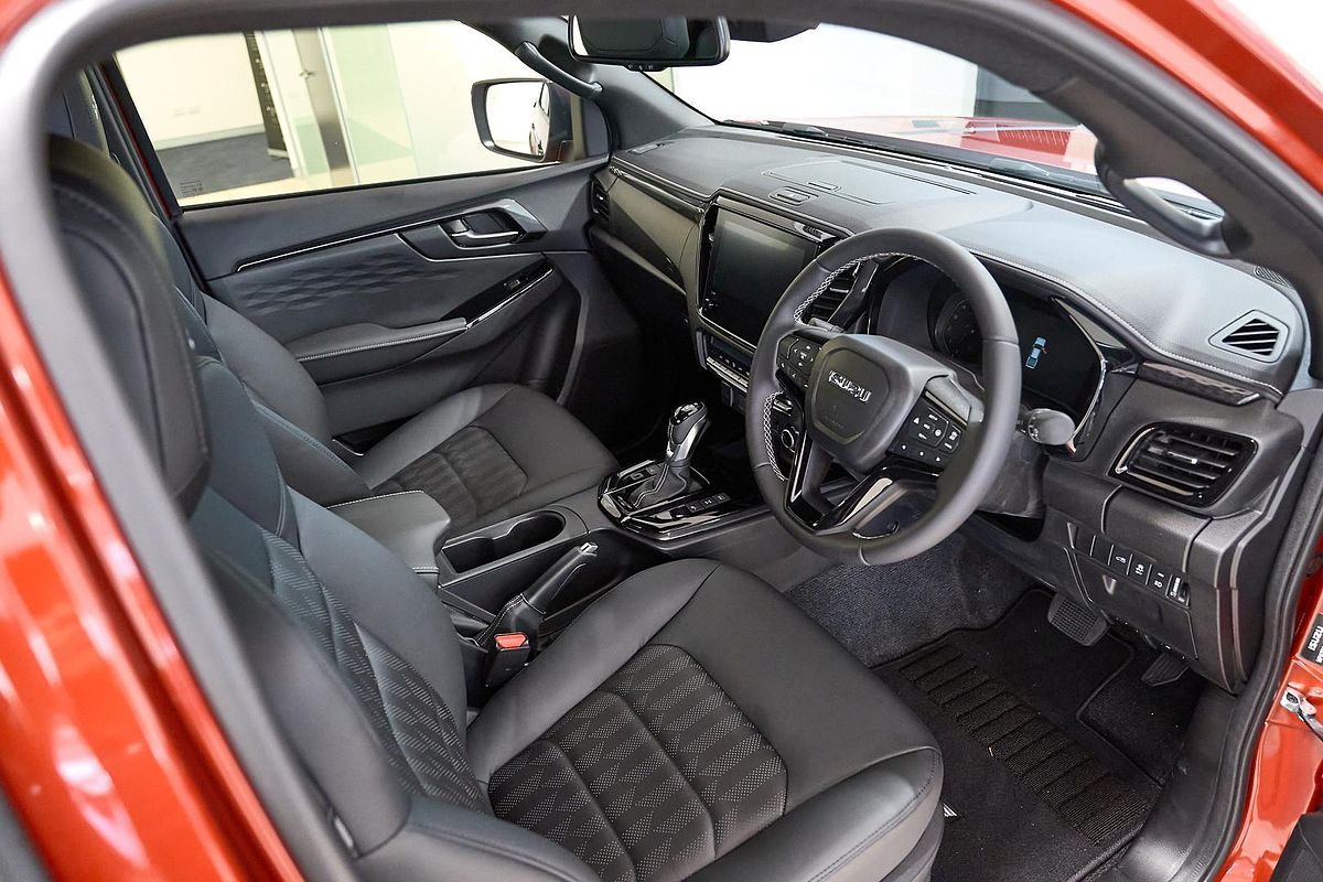 2024 Isuzu D-MAX BLADE 4X4