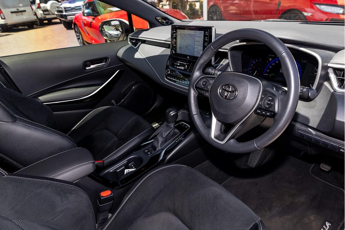 2020 Toyota Corolla ZR Hybrid ZWE211R