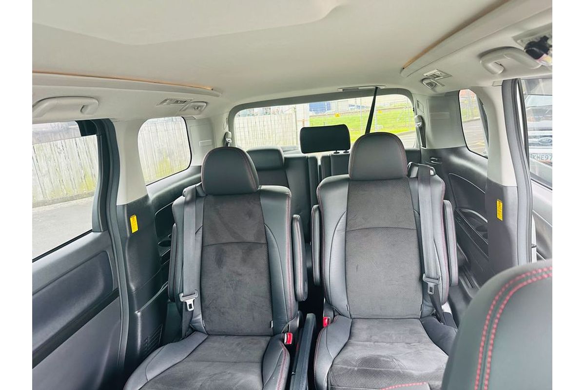 2013 Toyota Vellfire