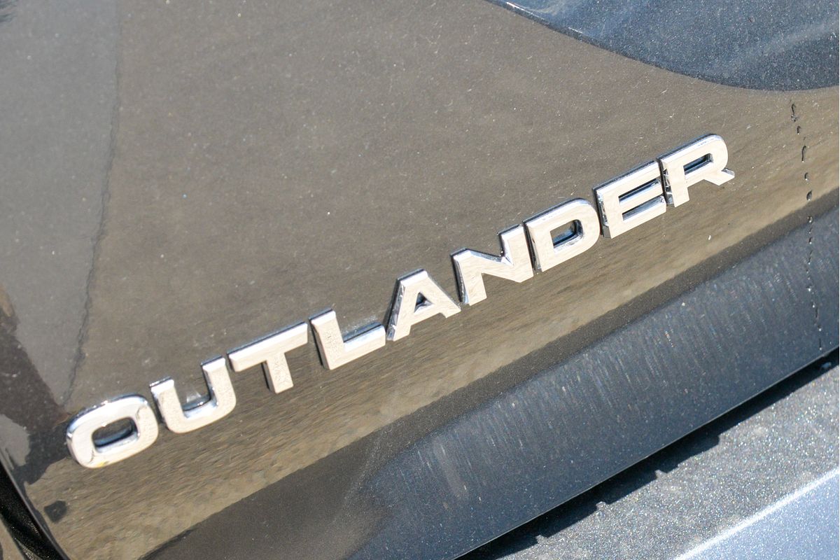 2024 Mitsubishi Outlander Exceed Tourer ZM
