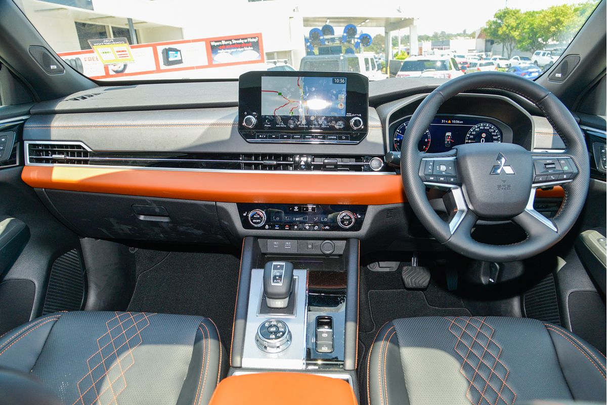 2024 Mitsubishi Outlander Exceed Tourer ZM