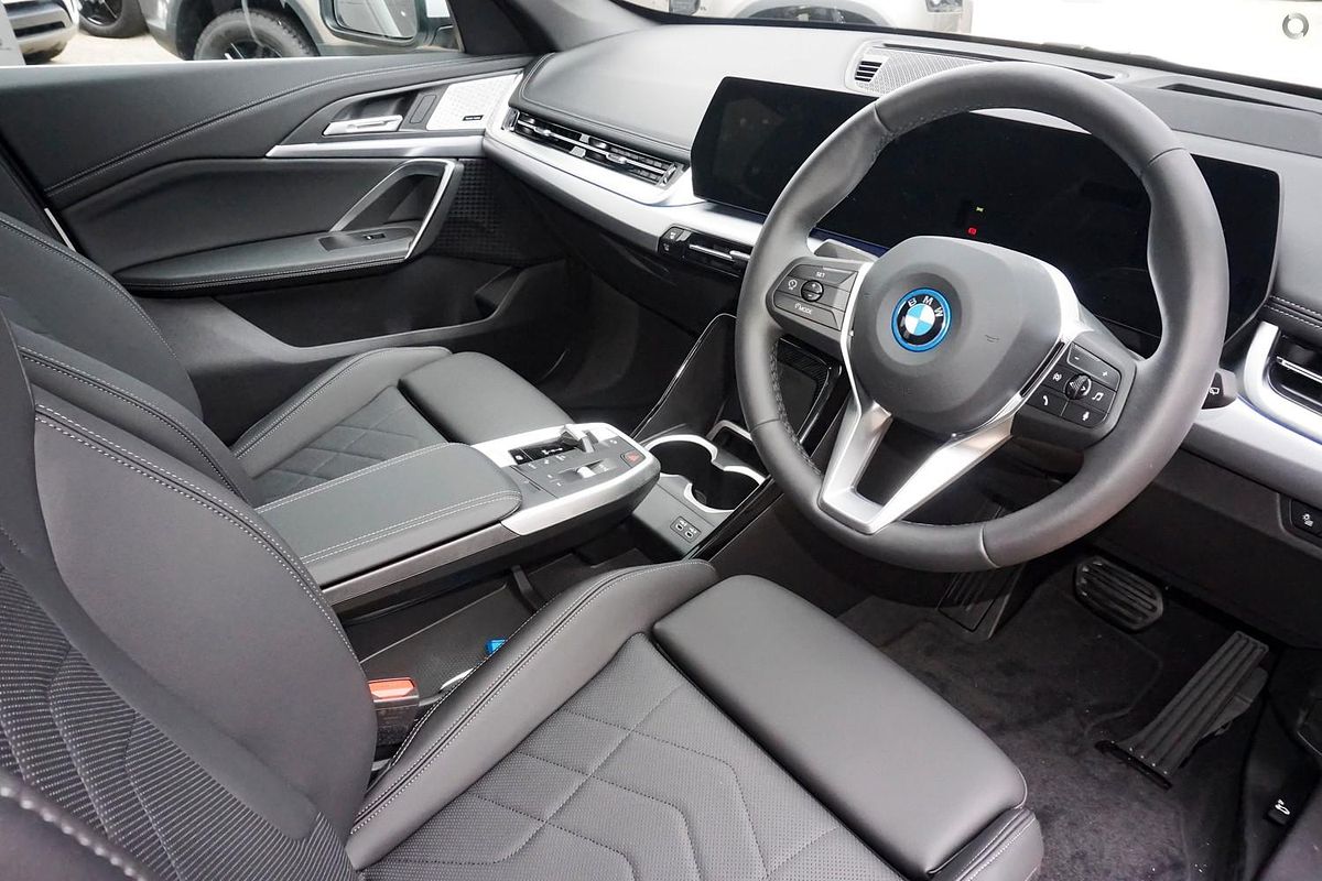 2024 BMW iX1 xDrive30 xLine U11