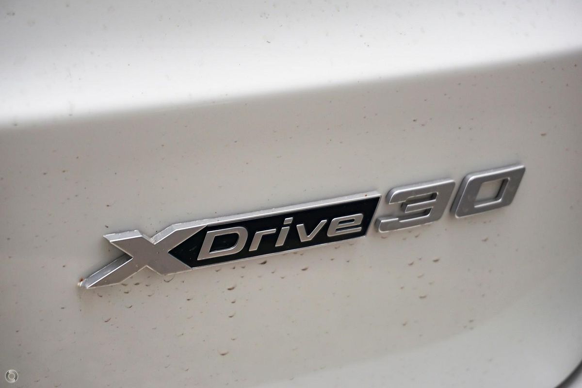 2024 BMW iX1 xDrive30 xLine U11