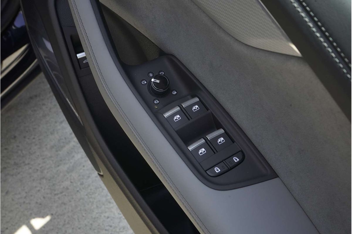 2024 Audi SQ8 TFSI F1