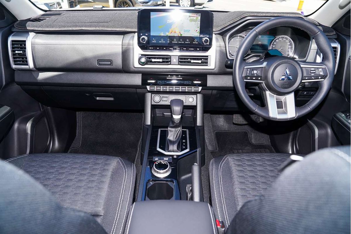 2024 Mitsubishi Triton GLS MV 4X4