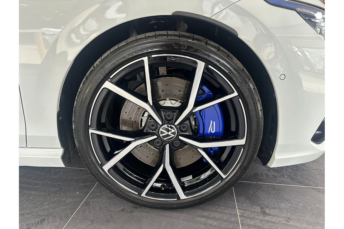 2024 Volkswagen Golf R 8