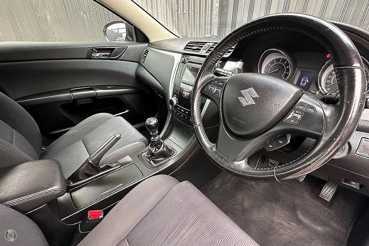 2012 Suzuki Kizashi Touring FR