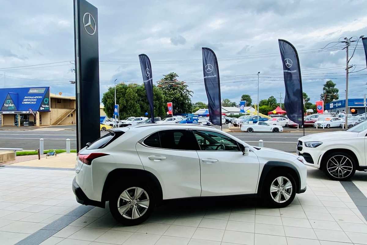2018 Lexus UX UX200 Luxury MZAA10R