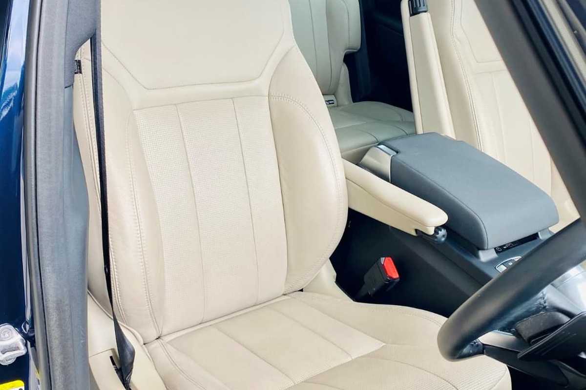 2017 Land Rover DISCOVERY TD6 S Series 5