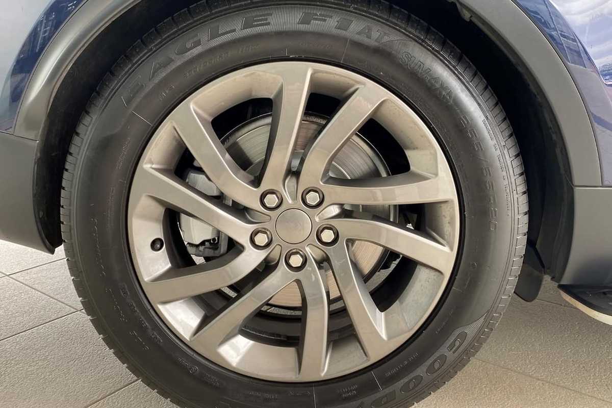 2017 Land Rover DISCOVERY TD6 S Series 5