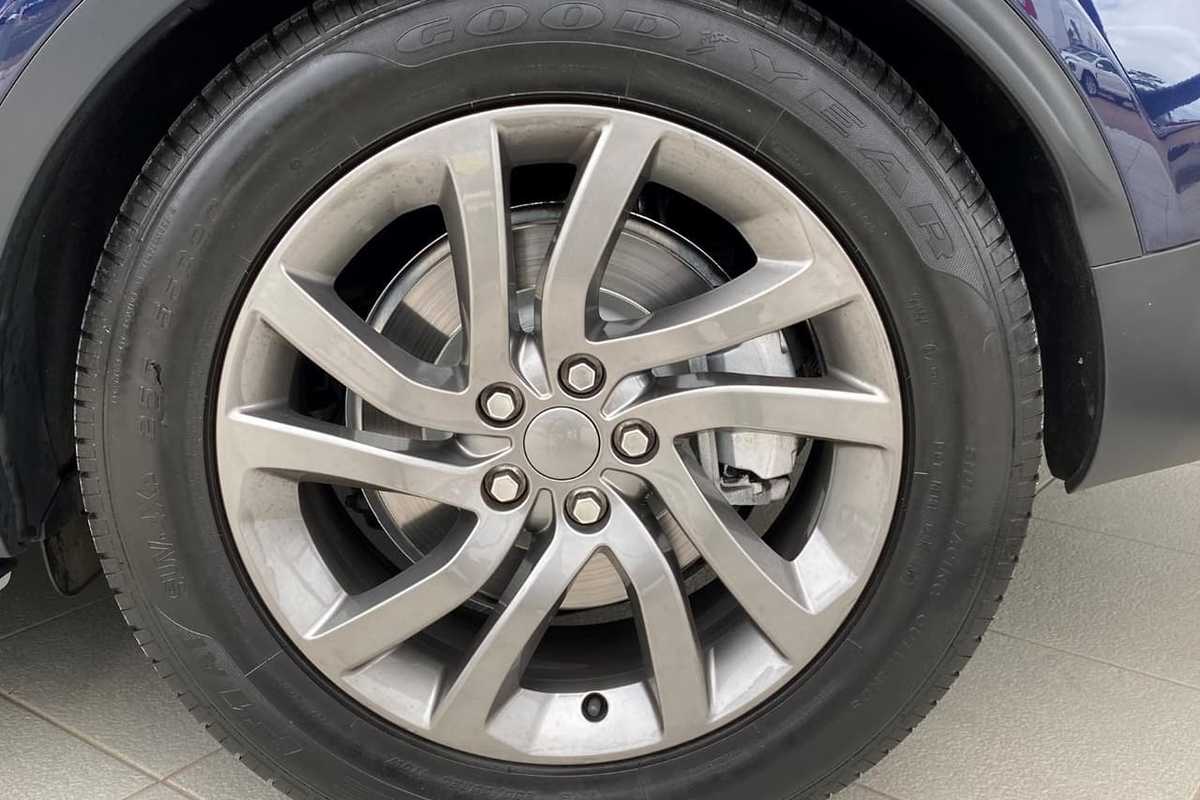2017 Land Rover DISCOVERY TD6 S Series 5