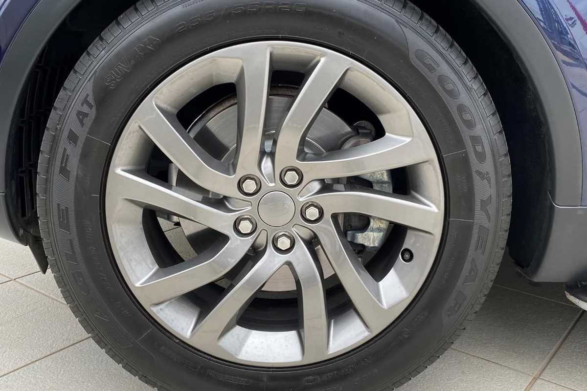 2017 Land Rover DISCOVERY TD6 S Series 5