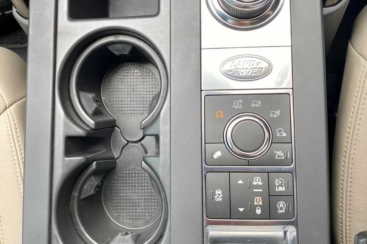 2017 Land Rover DISCOVERY TD6 S Series 5