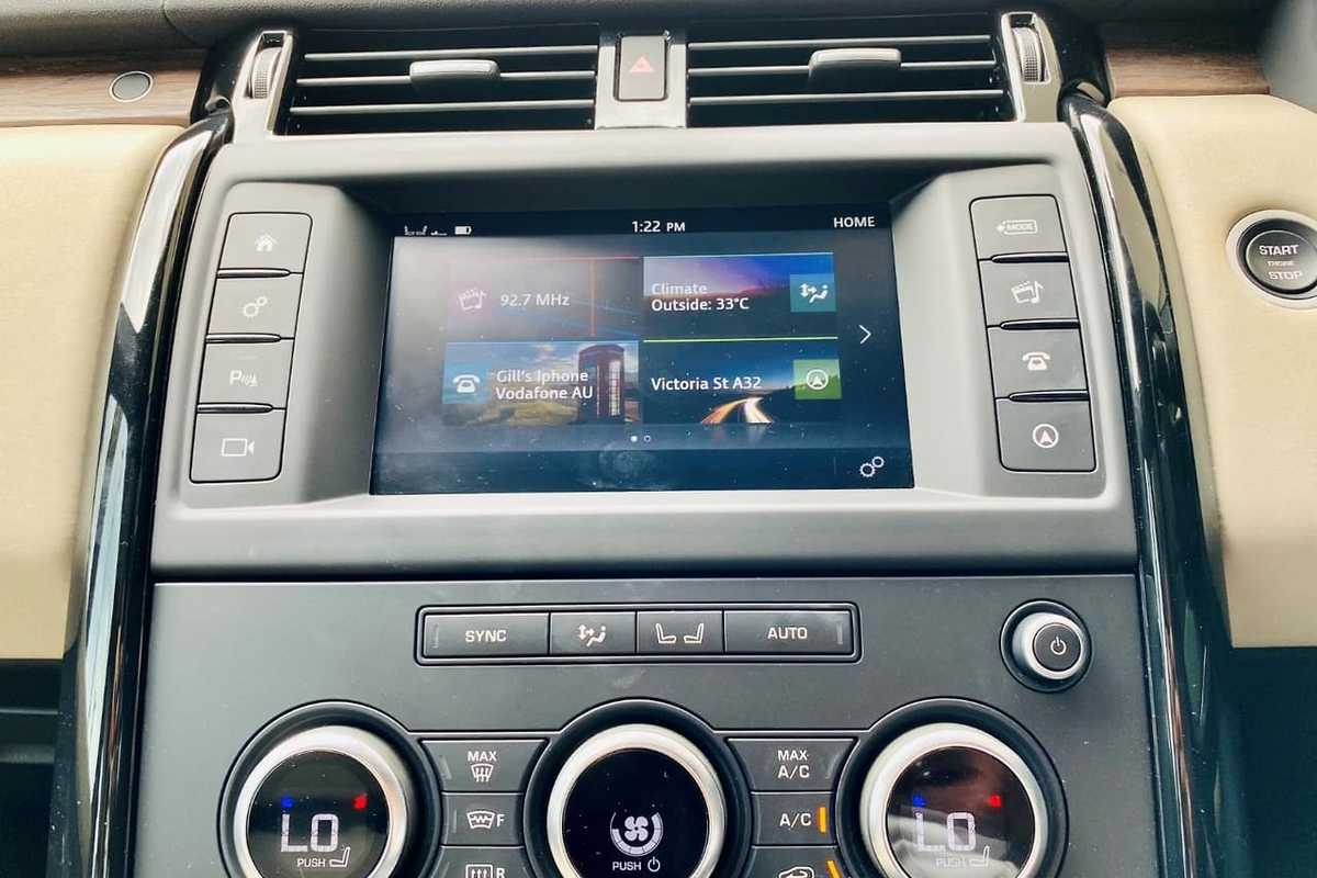 2017 Land Rover DISCOVERY TD6 S Series 5