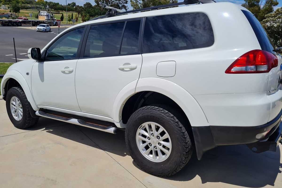 2015 Mitsubishi CHALLENGER PC
