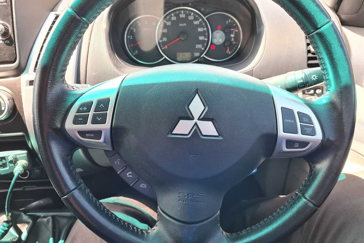 2015 Mitsubishi CHALLENGER PC