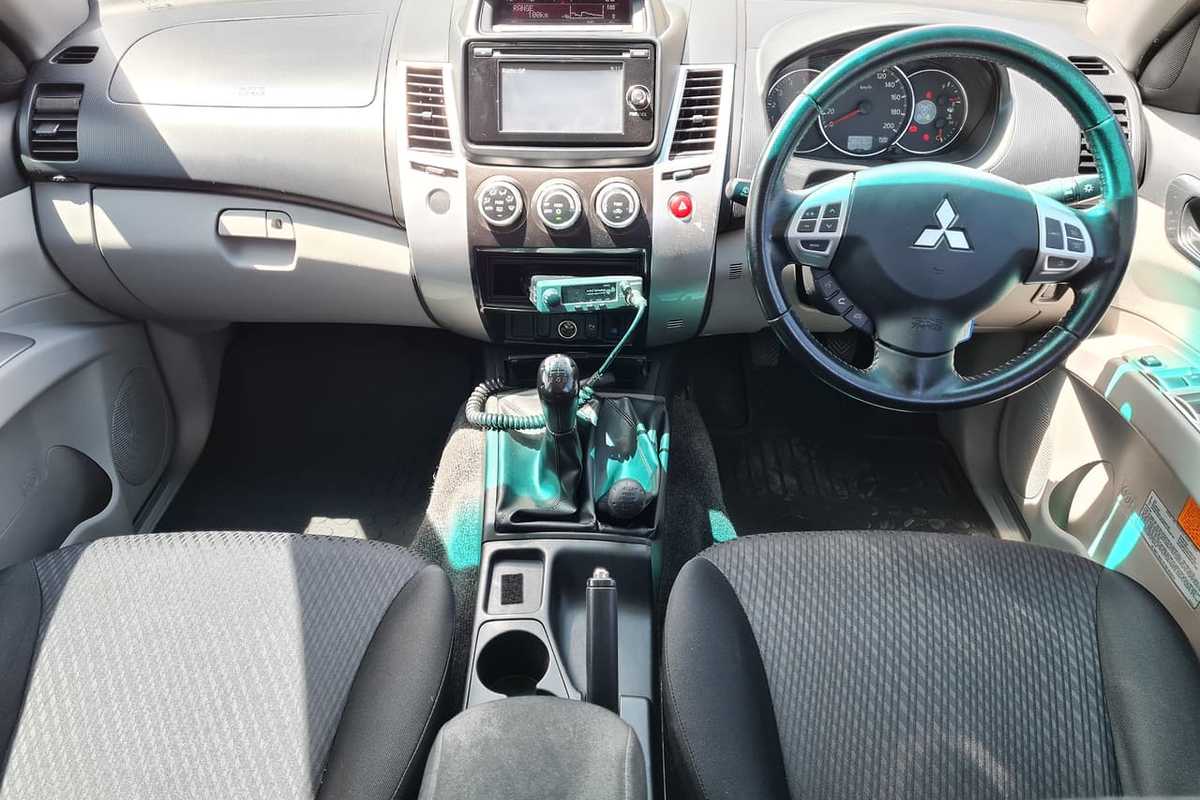 2015 Mitsubishi CHALLENGER PC