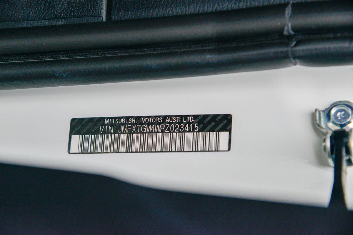 2024 Mitsubishi Outlander LS ZM