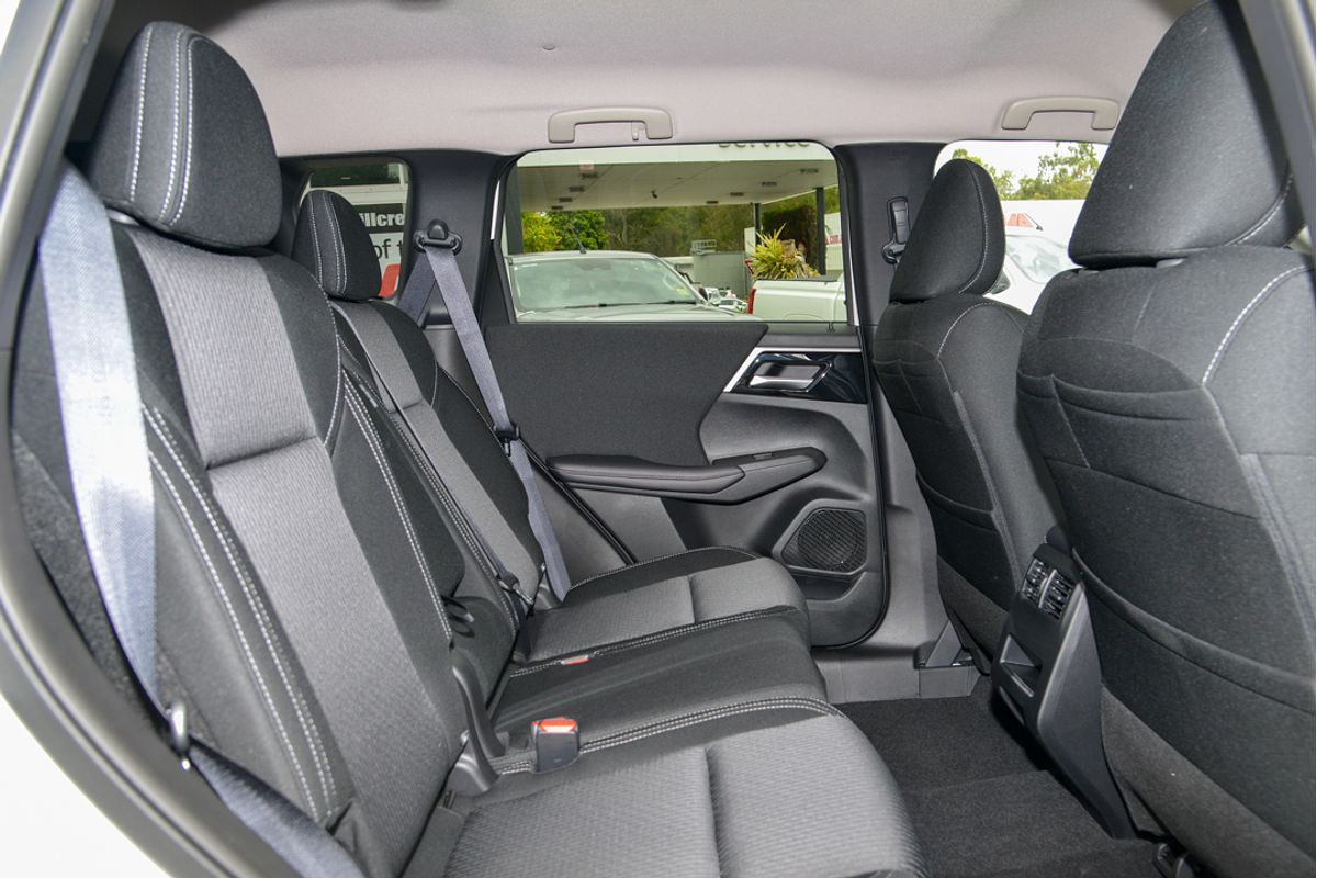 2024 Mitsubishi Outlander LS ZM