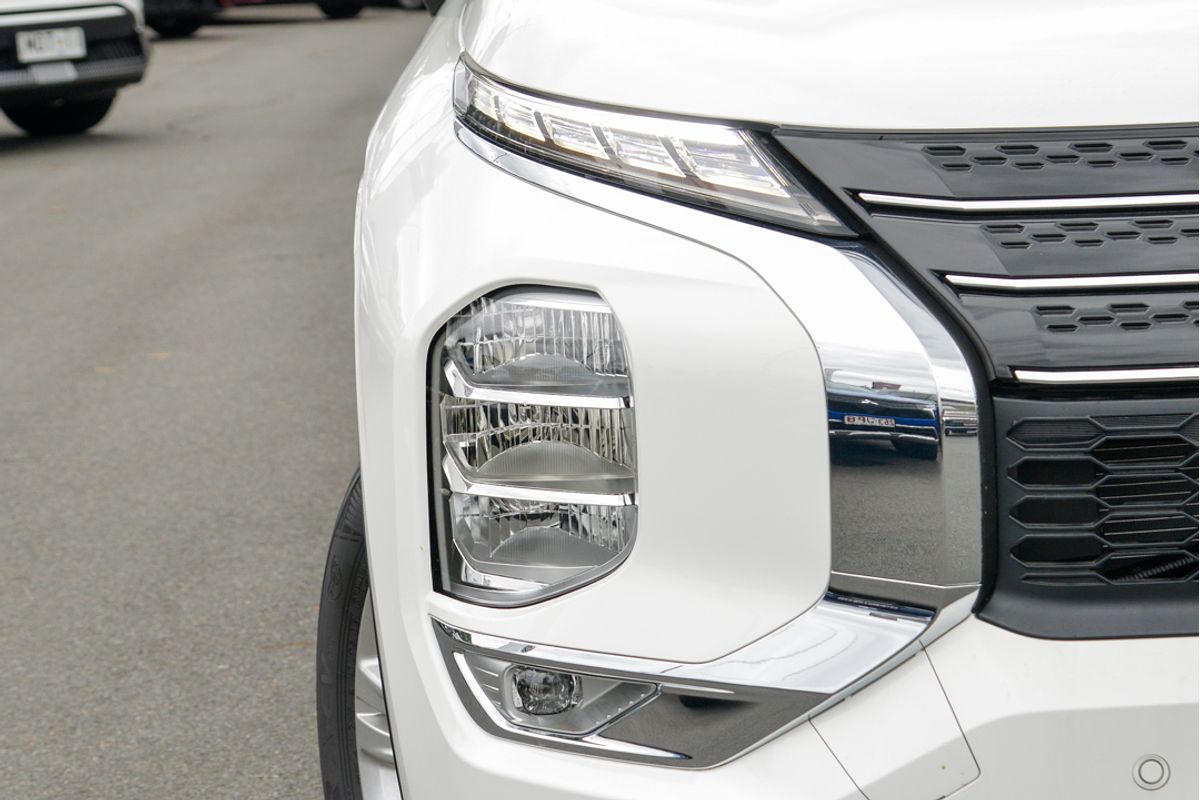 2024 Mitsubishi Outlander LS ZM