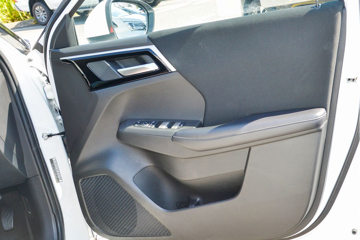 2023 Mitsubishi Outlander LS ZM