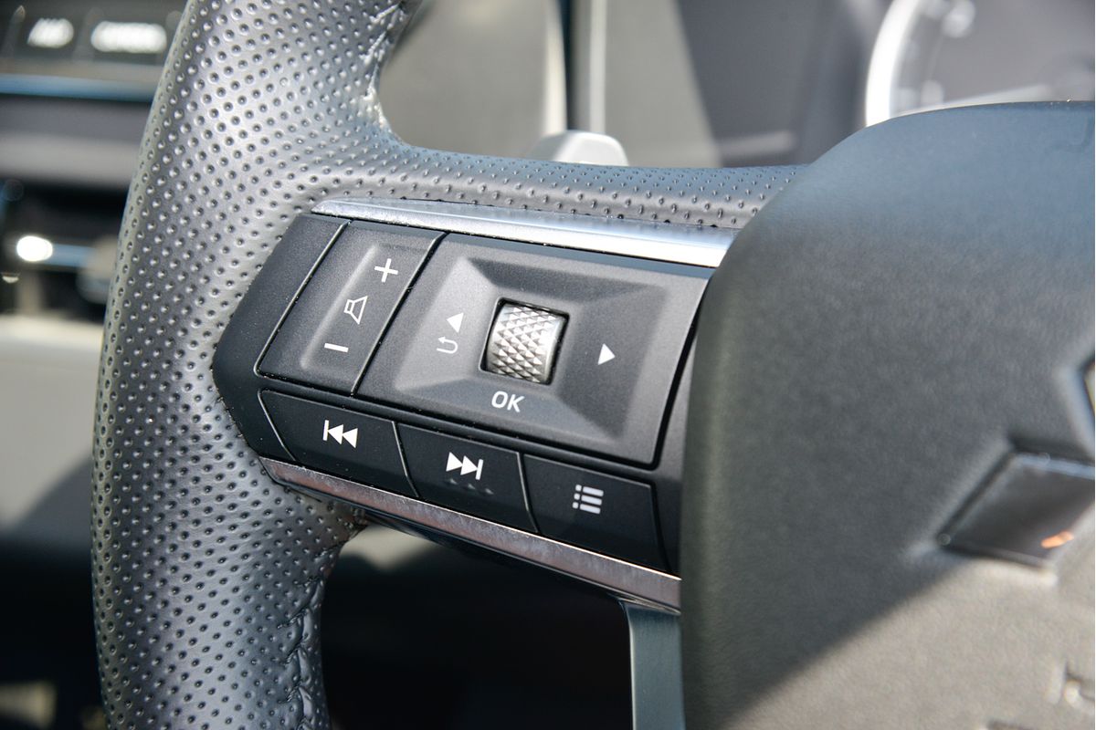 2023 Mitsubishi Outlander LS ZM