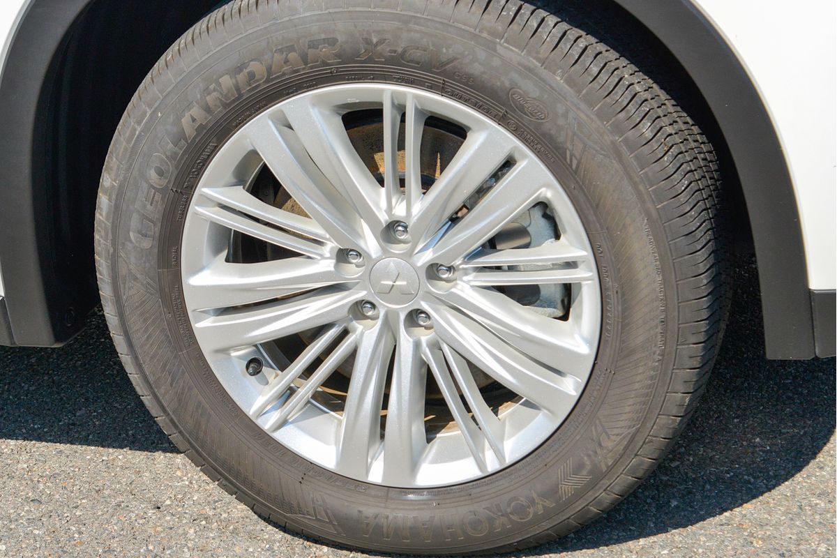 2023 Mitsubishi Outlander LS ZM