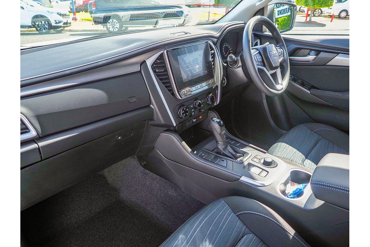 2022 Isuzu MU-X LS-T