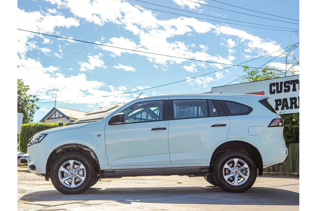 2022 Isuzu MU-X LS-T
