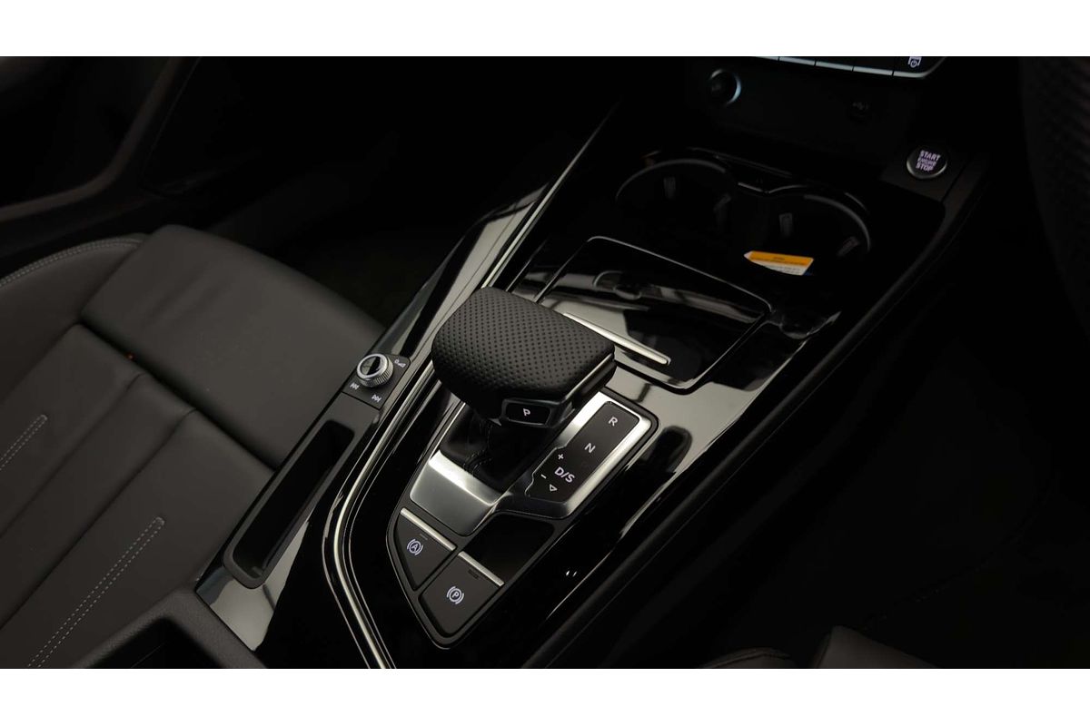 2024 Audi A4 45 TFSI S line B9