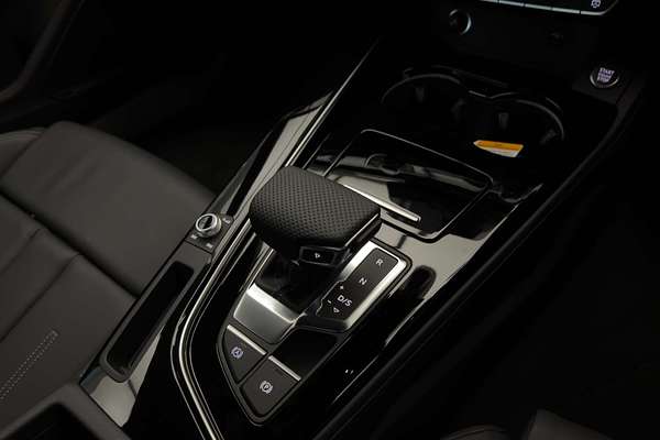 2024 Audi A4 45 TFSI S line B9
