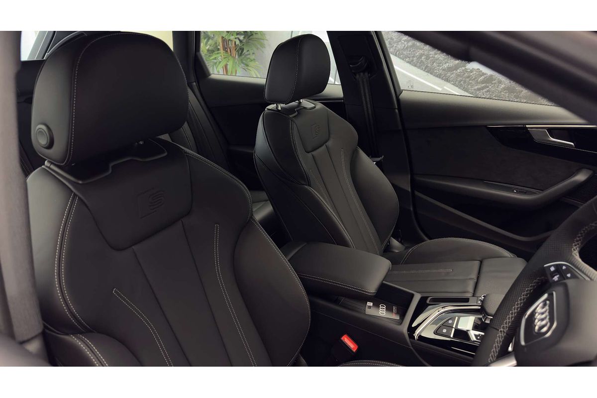 2024 Audi A4 45 TFSI S line B9