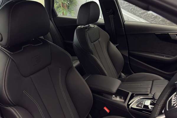 2024 Audi A4 45 TFSI S line B9