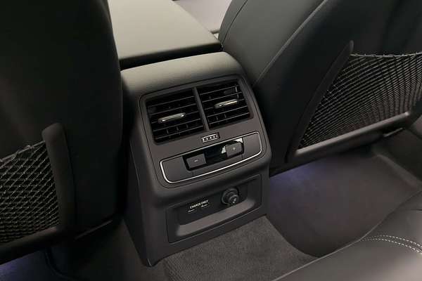2024 Audi A4 45 TFSI S line B9