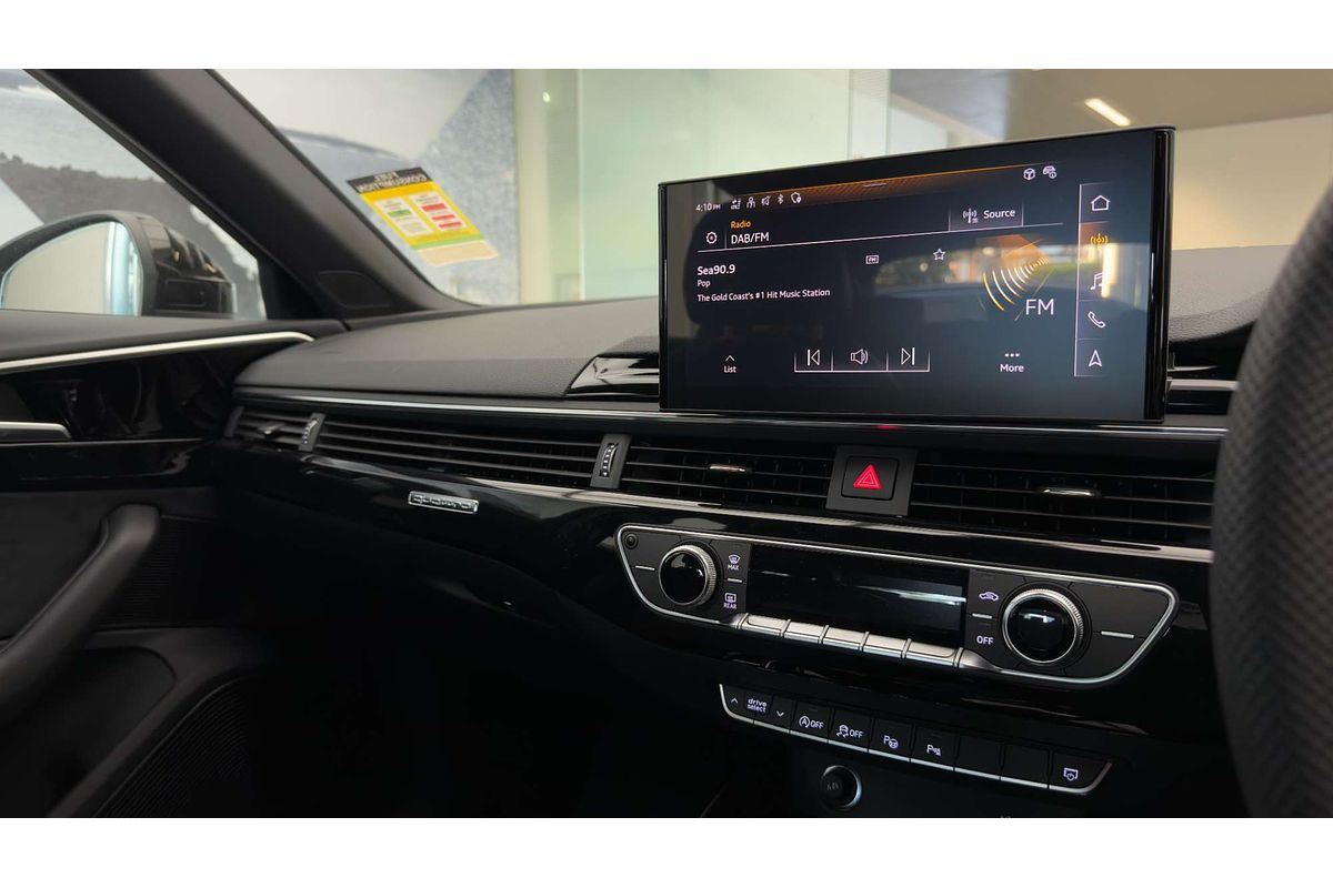 2024 Audi A4 45 TFSI S line B9