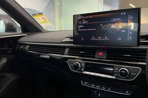 2024 Audi A4 45 TFSI S line B9