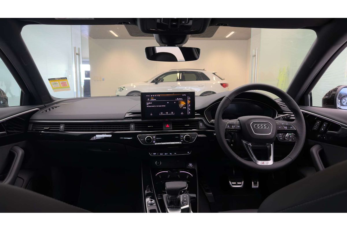 2024 Audi A4 45 TFSI S line B9