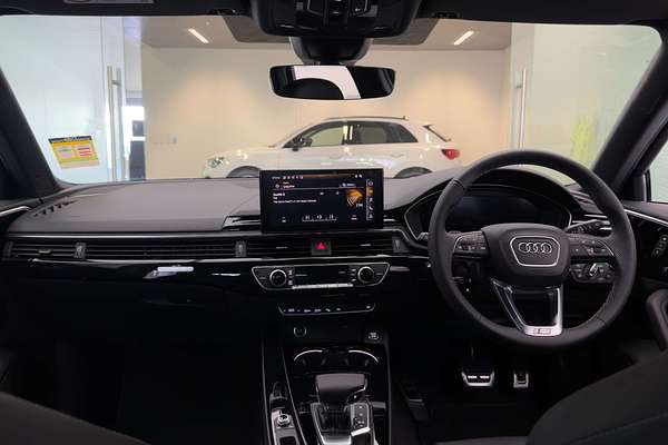2024 Audi A4 45 TFSI S line B9