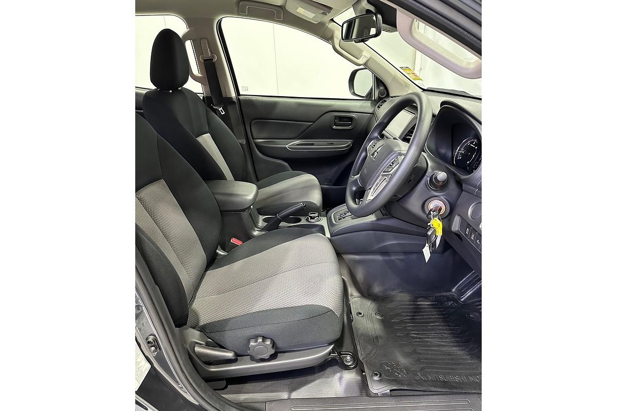 2023 Mitsubishi Triton GLX MR 4X4
